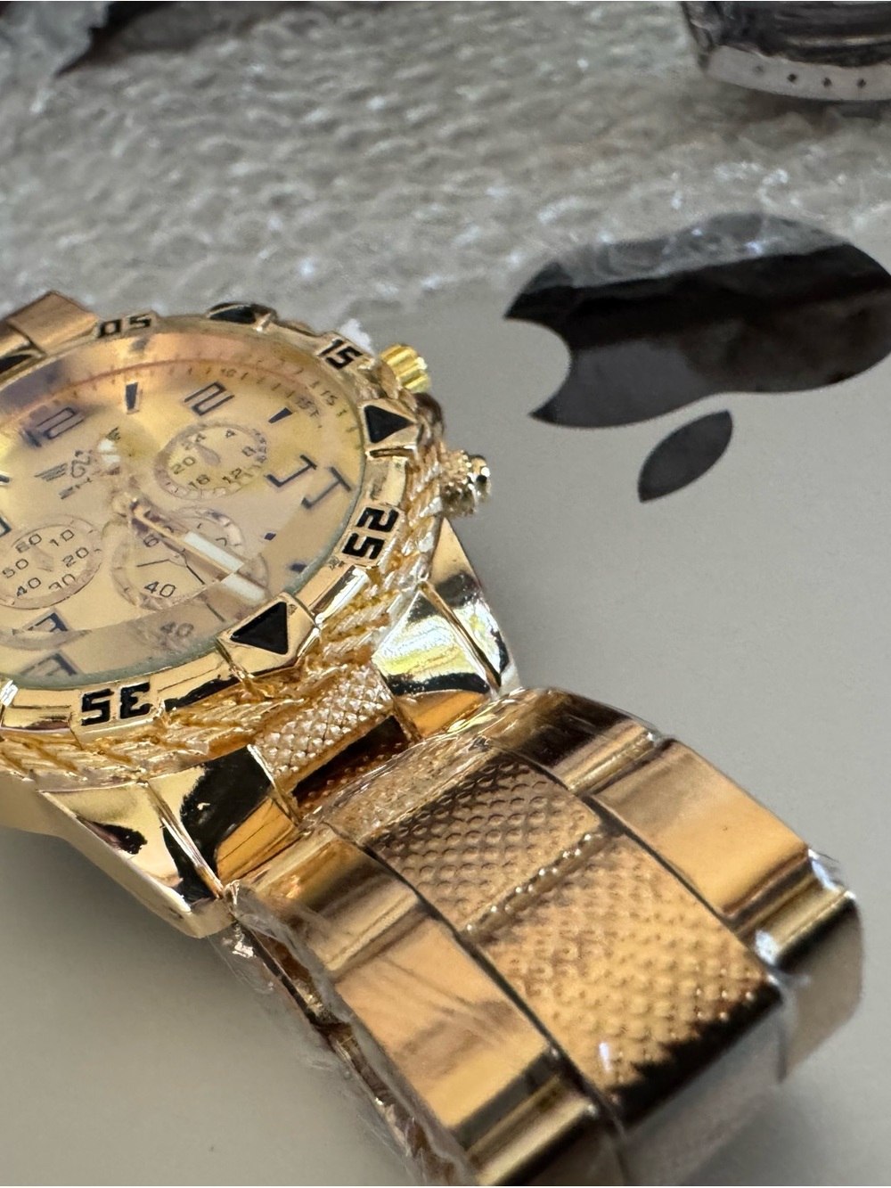 Chronograph analog round watch metal bracelet black bezel!